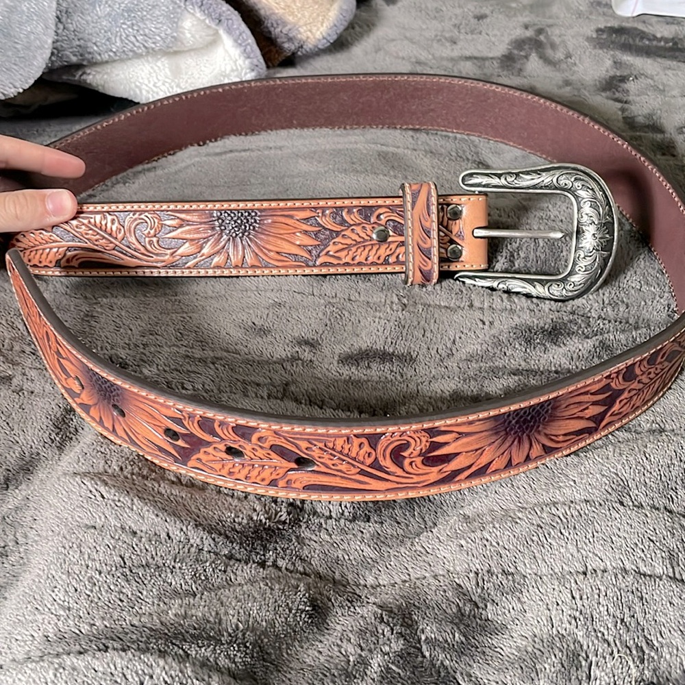 Boot barn belt. Brand new with tags.The brand is Nocona Belt Co. Genuine Leather